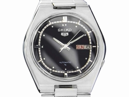 Seiko 5 Stainless Steel Black Dial Automatic 37mm Mens 1970s Seiko