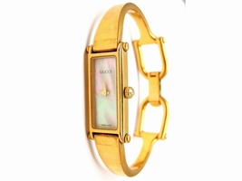 Gucci 1500L Gold Tone Stainless Steel & Mother of Pearl Dial Quartz Womens Gucci